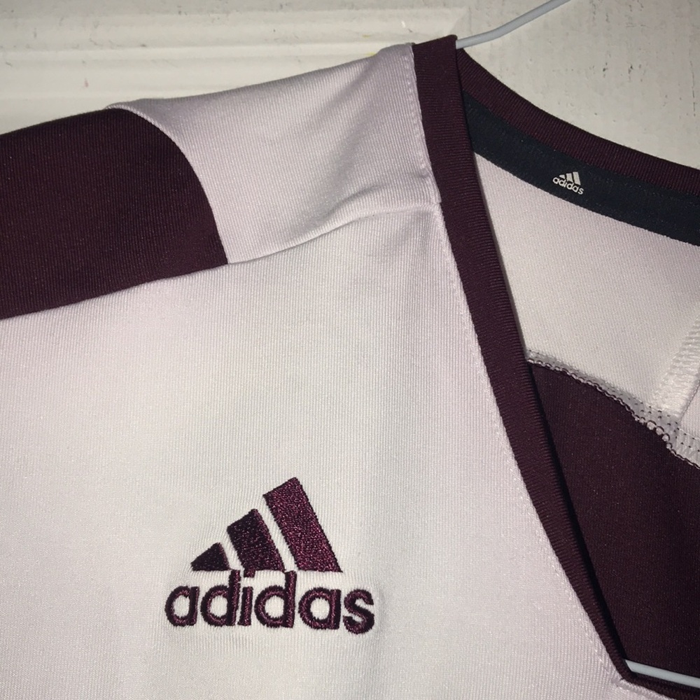 NWT Women’s Adidas Volleyball Athletic Top - Picture 2 of 8